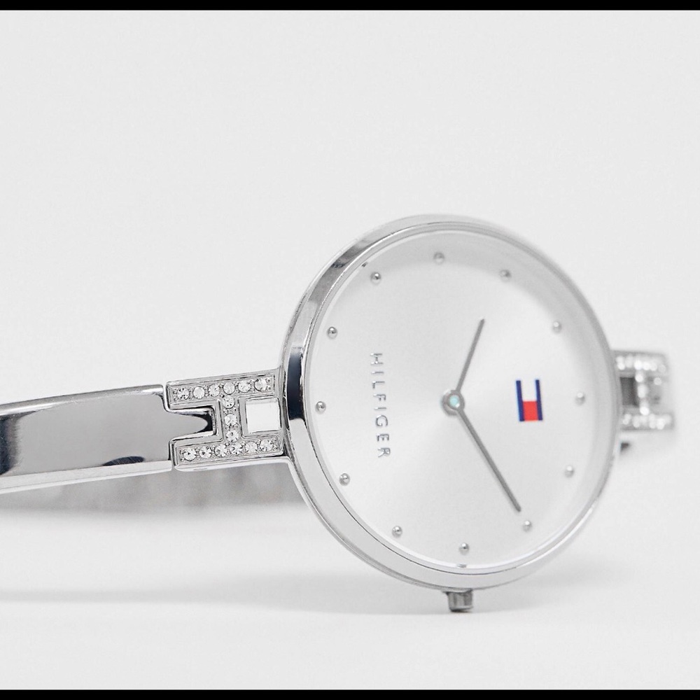 Women Watch. It’s so simple and beautiful that you cannot pass by.